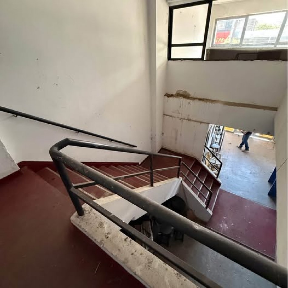 Local Comercial en Av Aconquija 2044