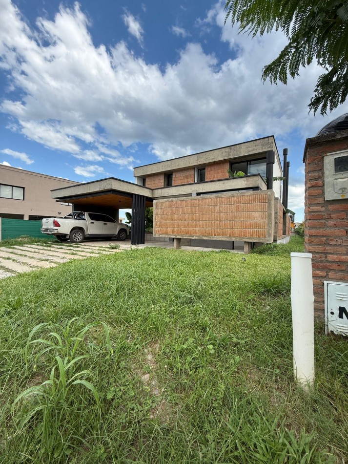 FABULOSA Y MODERNA CASA EN VENTA EN ALTO VERDE 3. Premium