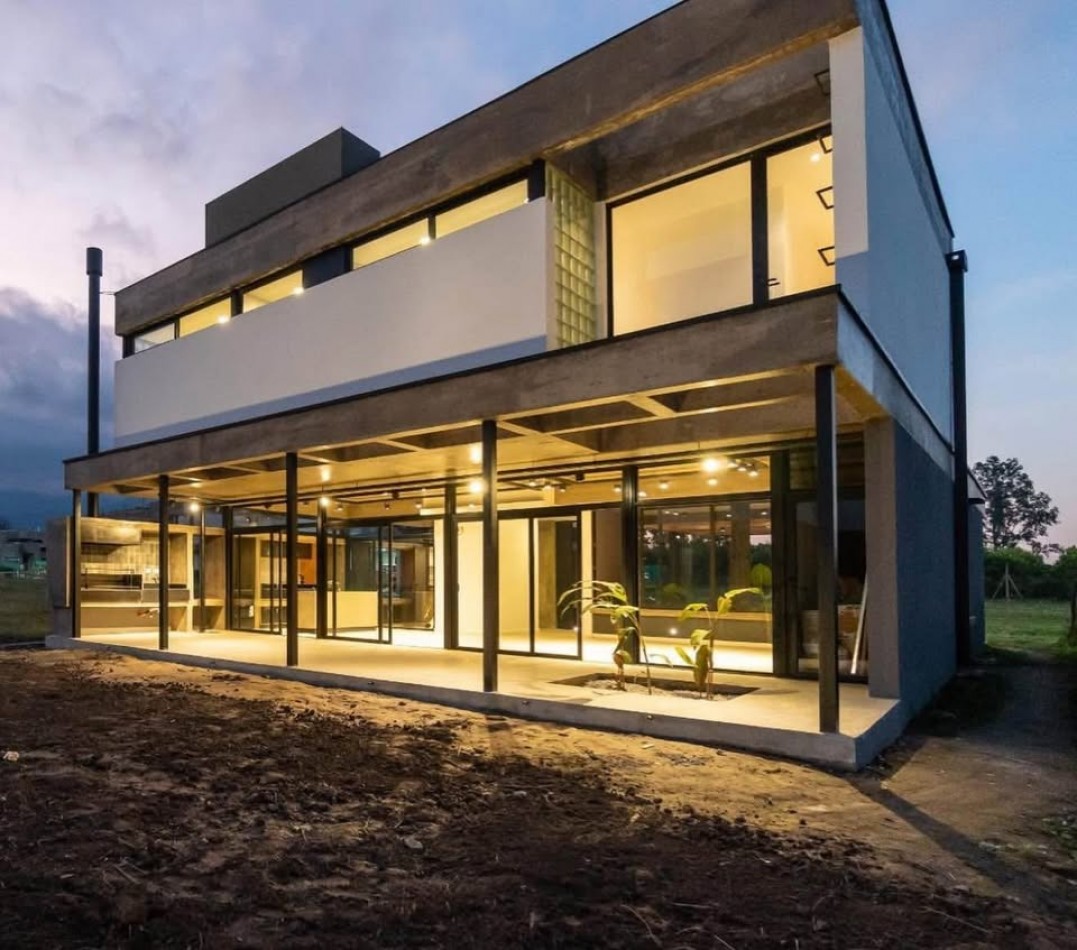FABULOSA Y MODERNA CASA EN VENTA EN ALTO VERDE 3. Premium