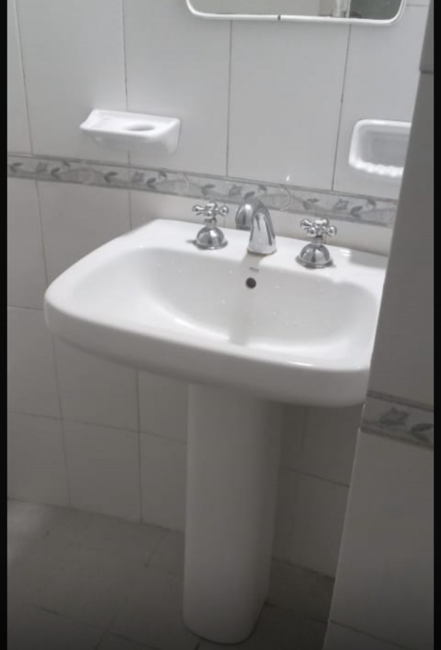 Granara inmobiliaria Alquila mono con balcon 