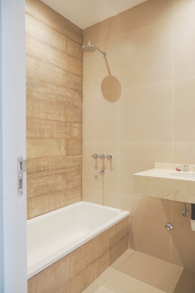 Venta casa en Country Viento Sur tres dormitorios 