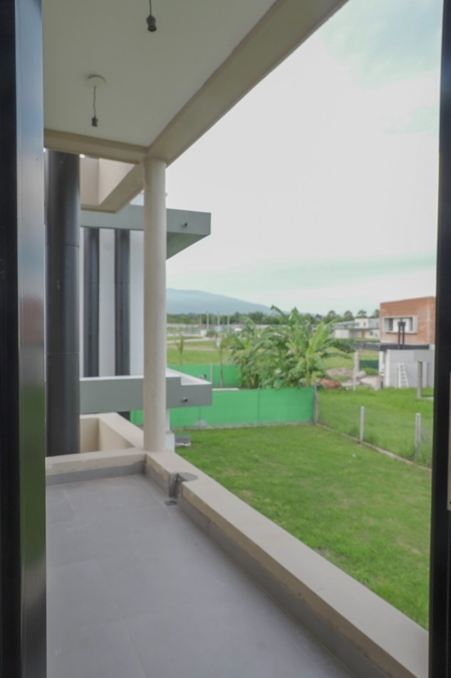 Venta casa en Country Viento Sur tres dormitorios 
