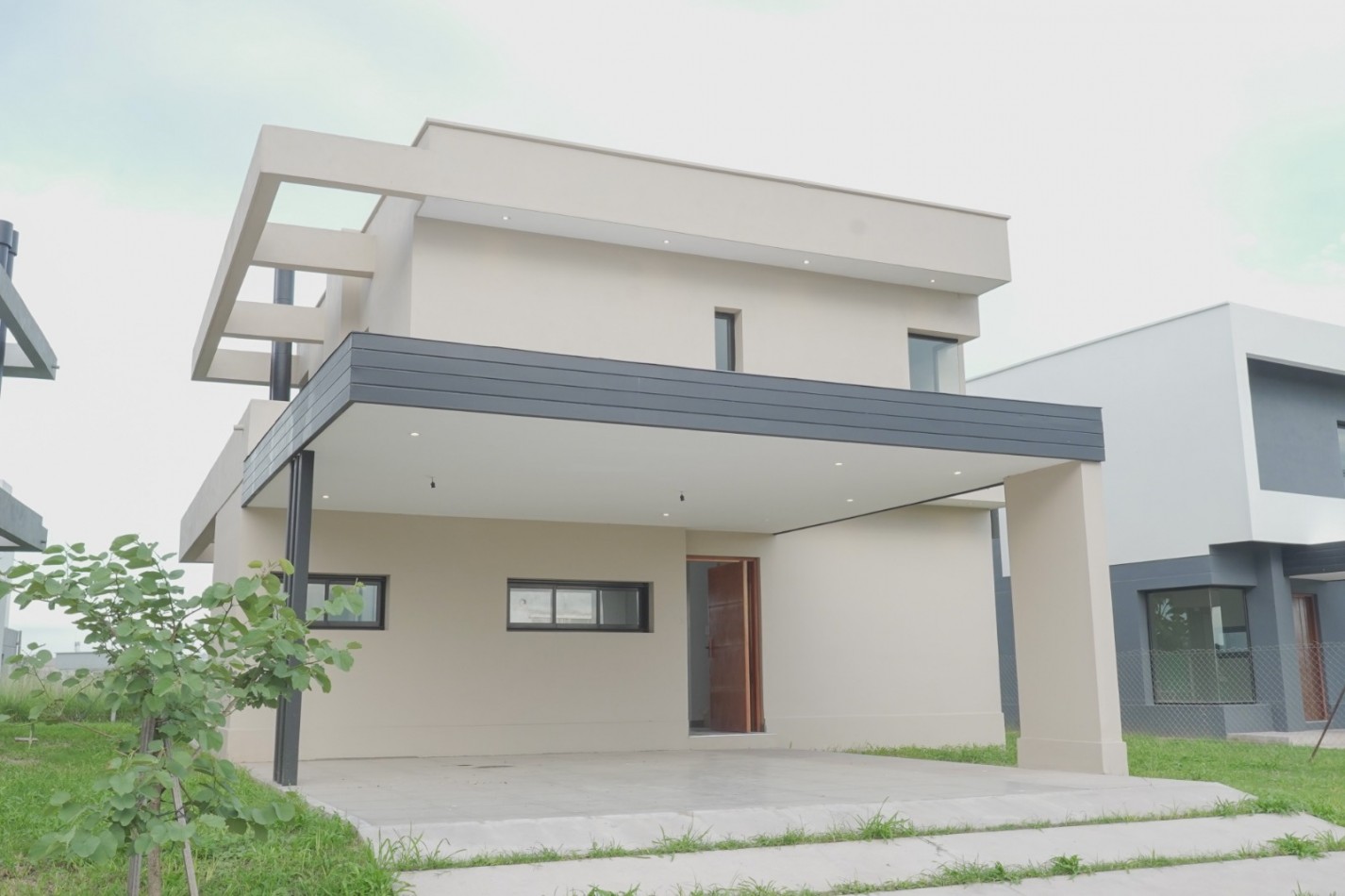 Venta casa en Country Viento Sur tres dormitorios 