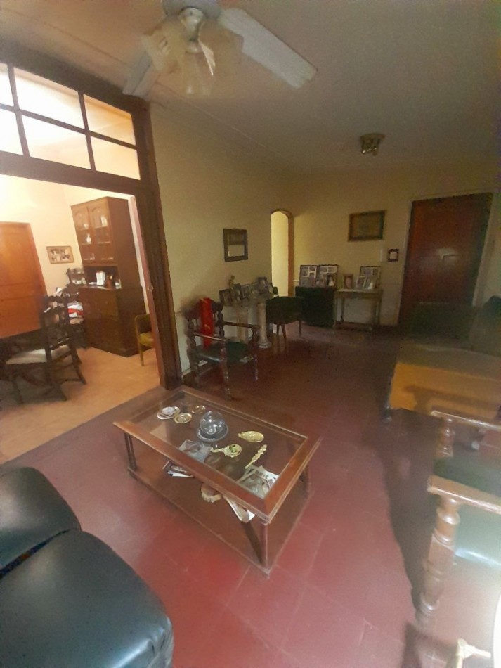 Casa de 4 Dormitorios en Barrio Centenario