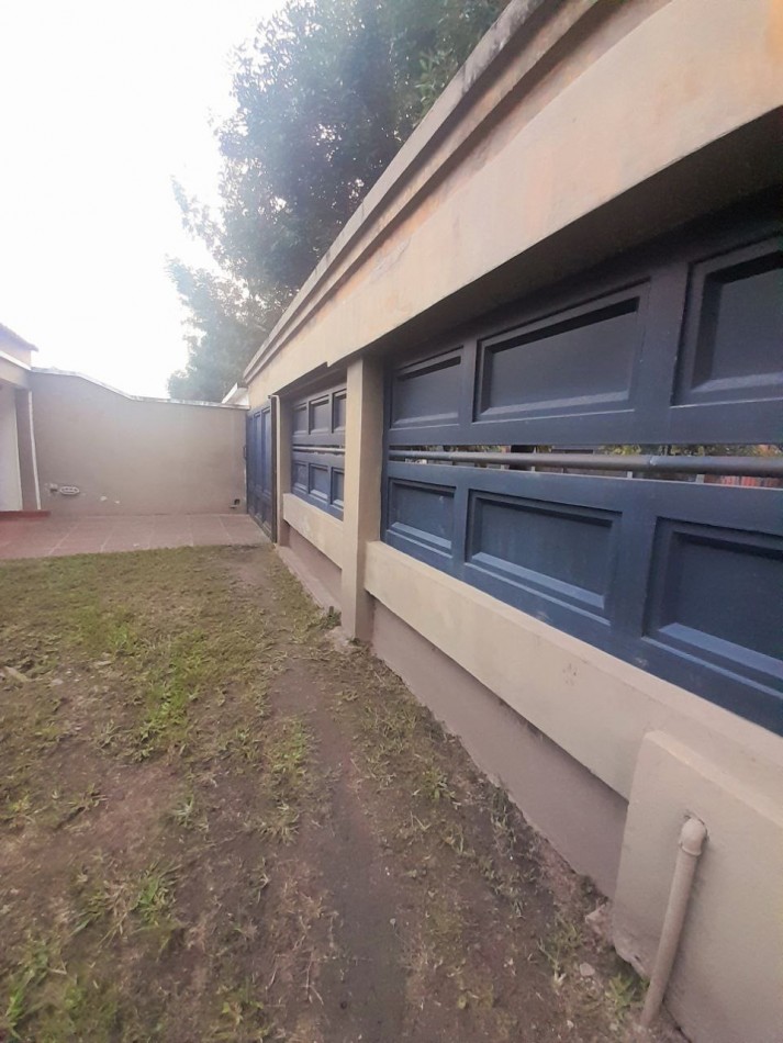 Casa de 4 Dormitorios en Barrio Centenario
