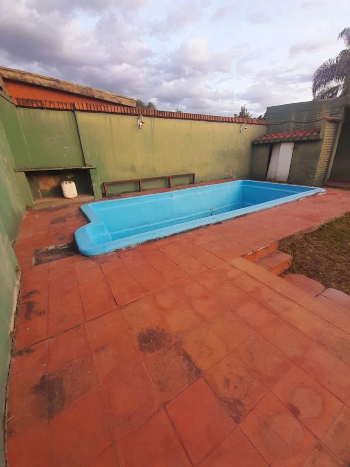 Casa de 4 Dormitorios en Barrio Centenario