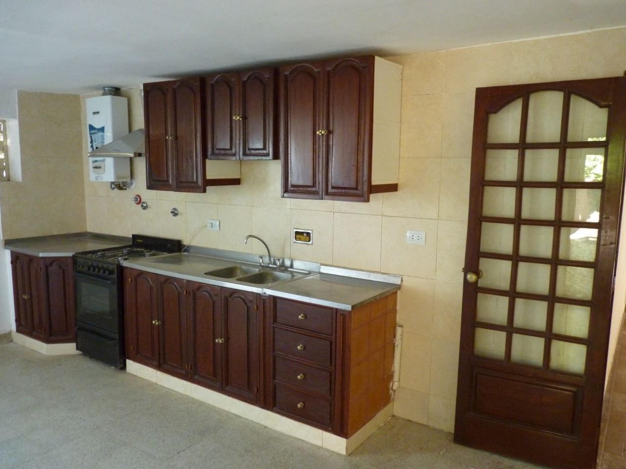 Casa 4 Dormitorios en Barrio Presidente Peron