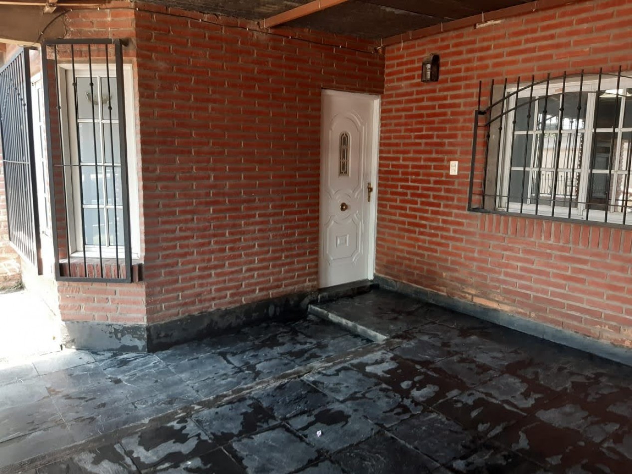 Hermosa casa de 4 dormitorios en Yerba Buena. 