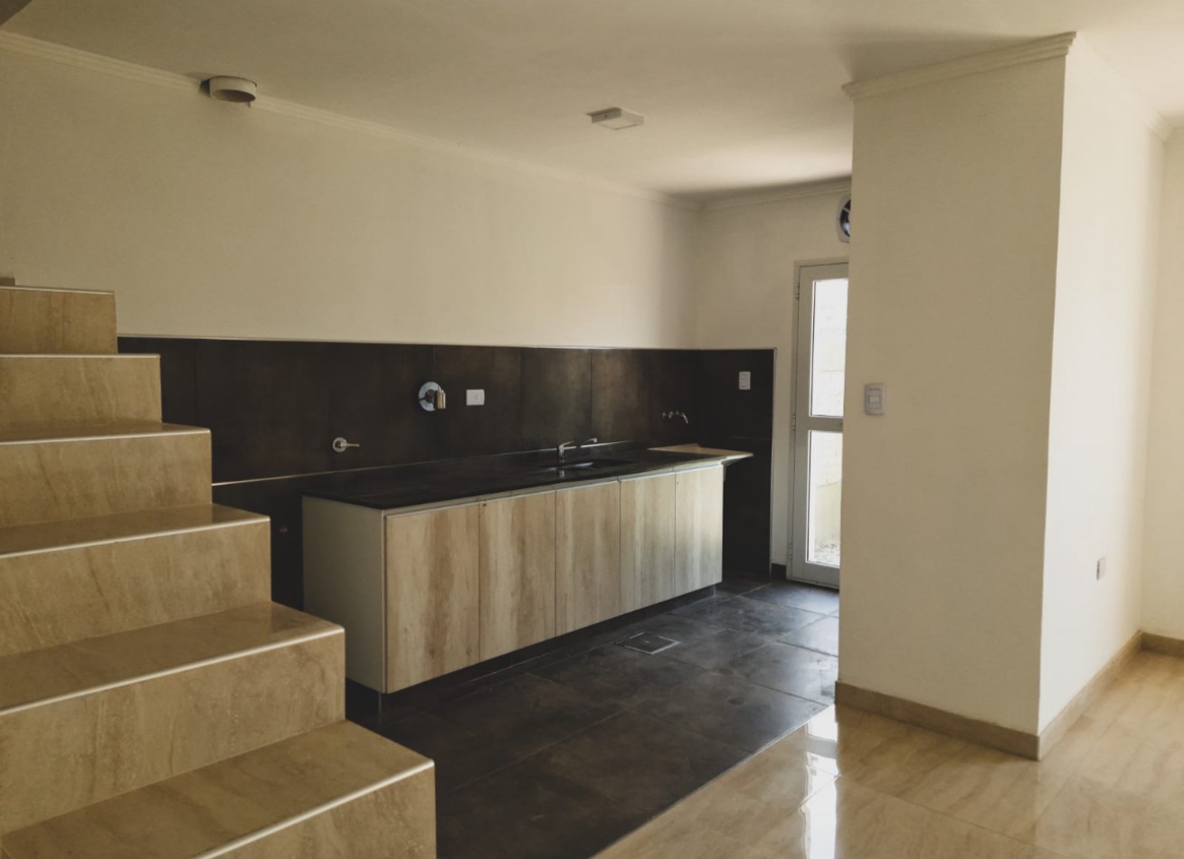 Granara Inmobiliaria Vende Casa en los nogales de 3 dormitorios 