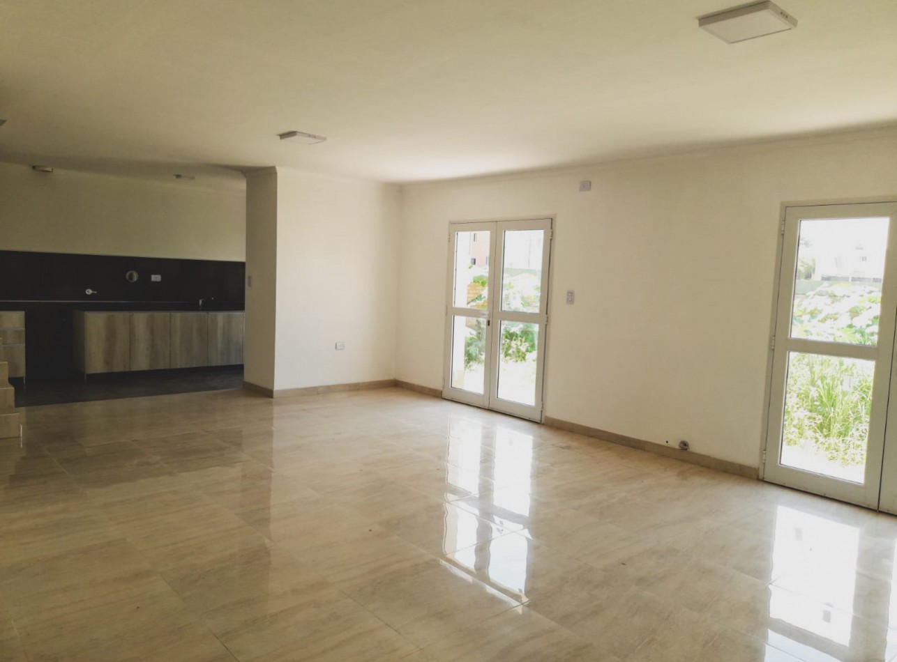 Granara Inmobiliaria Vende Casa en los nogales de 3 dormitorios 