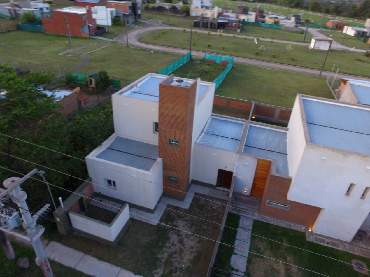 Granara Inmobiliaria Vende Casa en los nogales de 3 dormitorios 