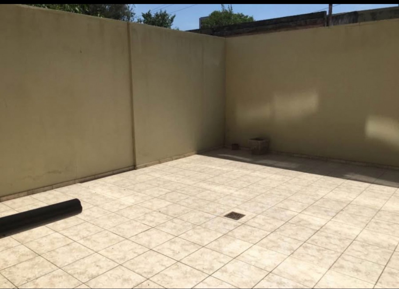Granara inmobiliaria Alquila dpto totalmente amoblado de un dormitorio con amplio patio 