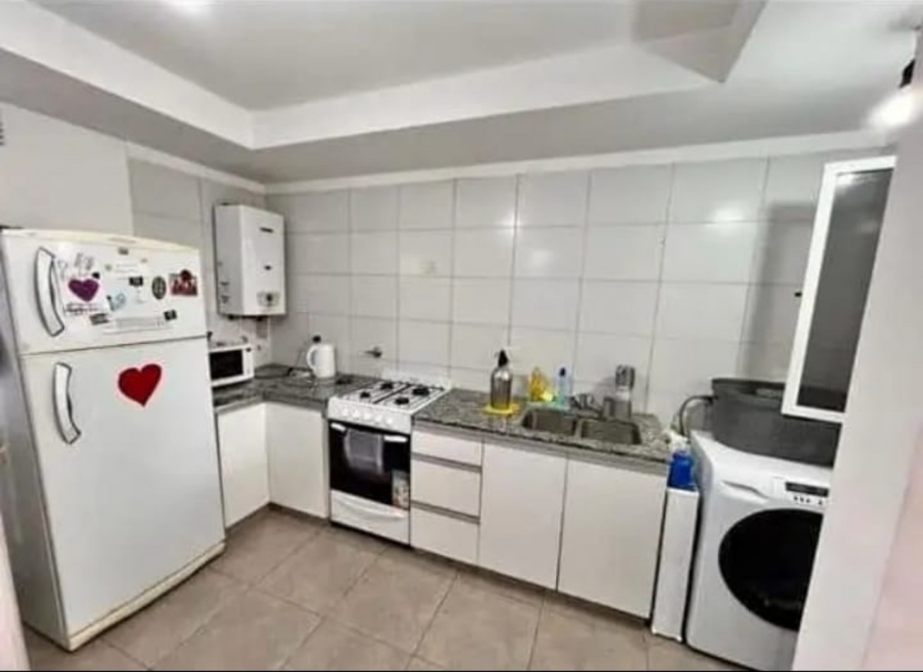 Venta duplex 3 dormitorios BAget America 1900