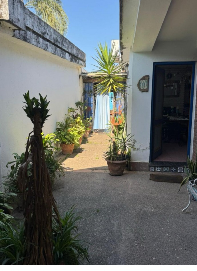 Casa en venta 3 dormitorios zona privilegiada Yerba buena calle Paraguay 700
