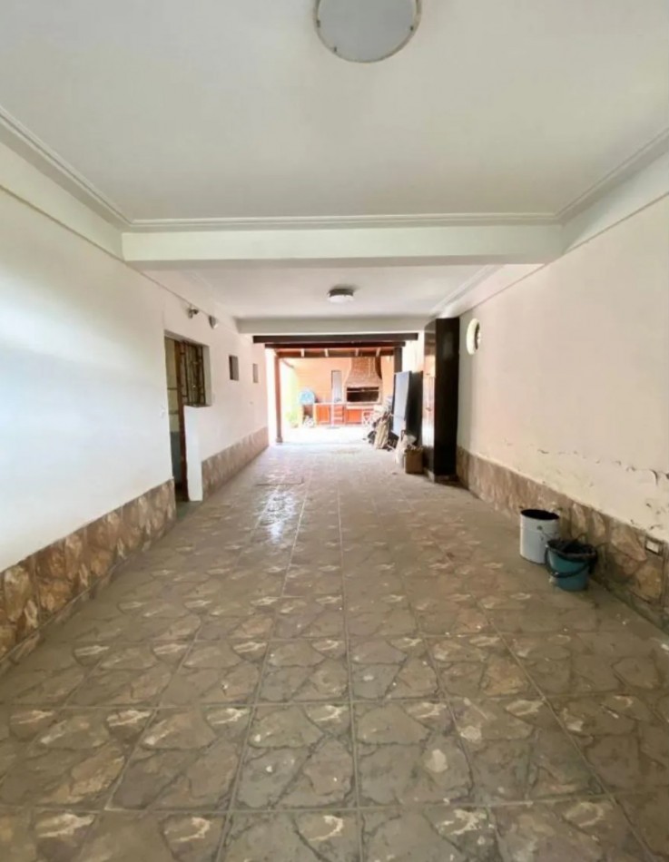 Vende Casa de tres Dormitorios en Las Talitas 