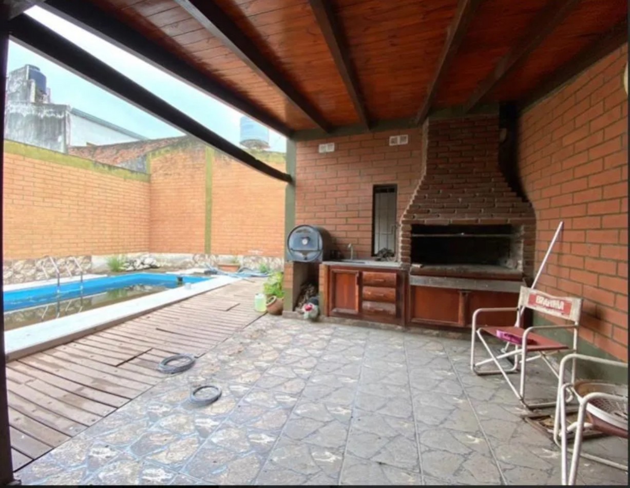 Vende Casa de tres Dormitorios en Las Talitas 