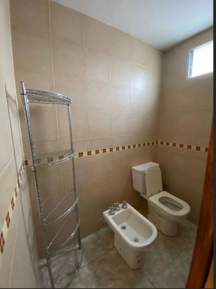 Vende Casa de tres Dormitorios en Las Talitas 