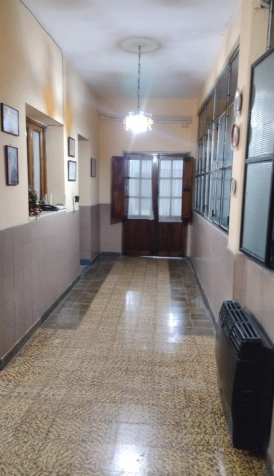 Vende Casa de tres dormitorios Juan Jose Paso 335