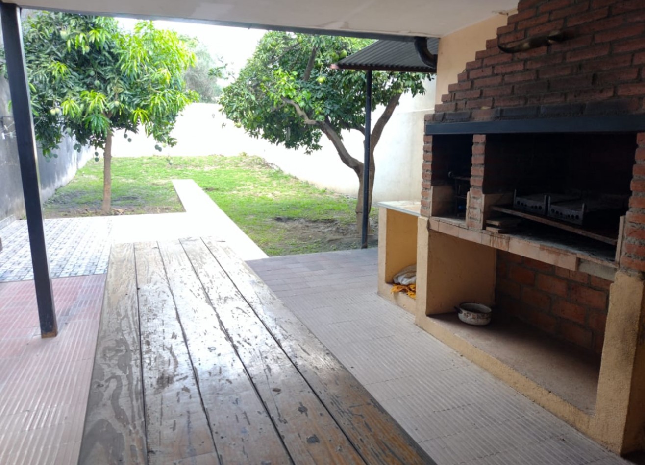 Vende Casa de tres dormitorios Juan Jose Paso 335