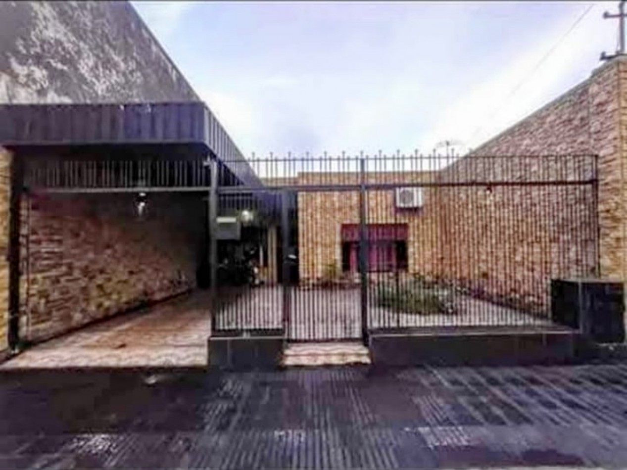 Vende Casa de tres dormitorios Juan Jose Paso 335