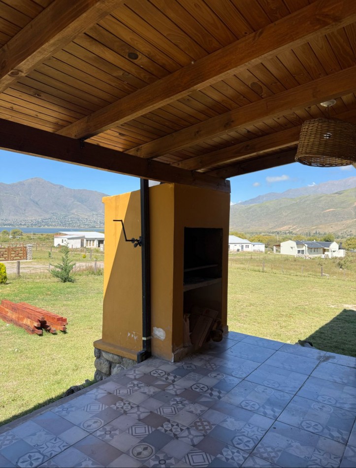 Venta Casa Tafi del Valle sobre Calle principal Casas de Colores 