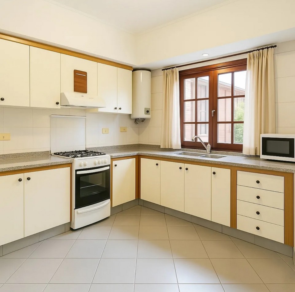 Venta casa Yerba a 50 metros de Av Aconquija Maciel 150
