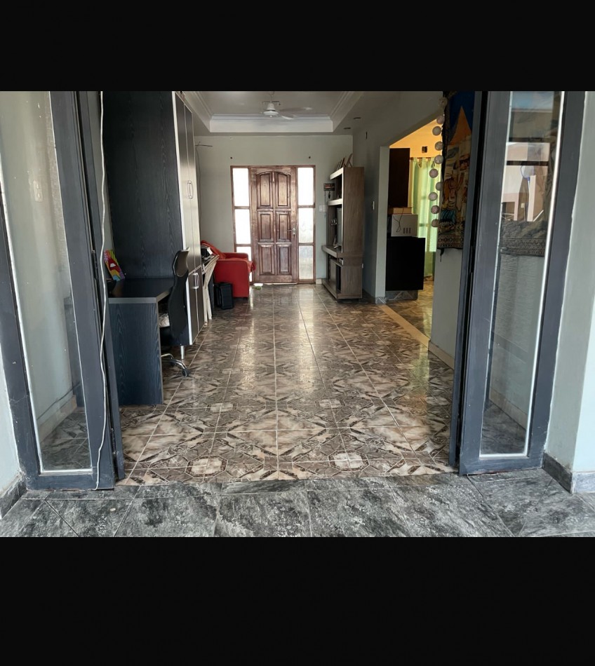 Se vende propiedad en Avenida Francisco de Aguirre a minutos de Plaza Urquiza 