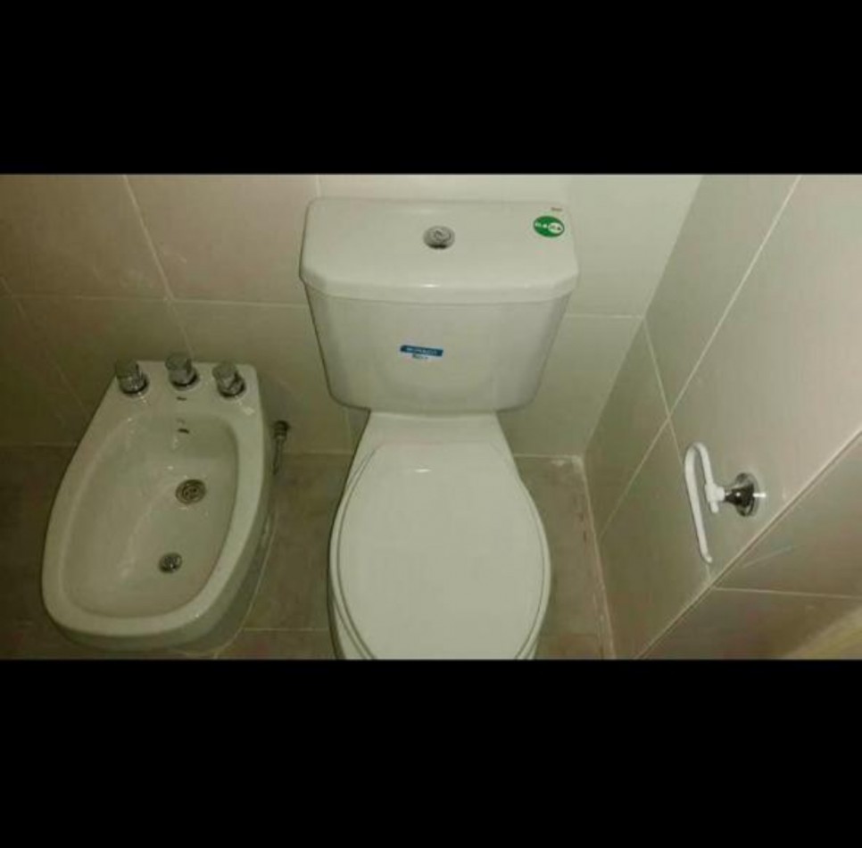 Venta mono ambiente balcon a la calle edifico bajo 