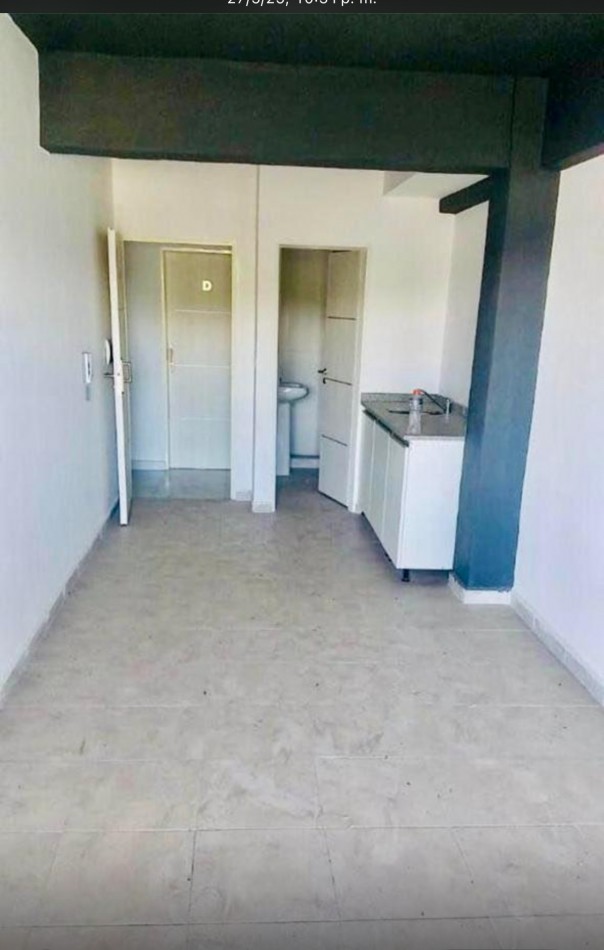 Venta mono ambiente balcon a la calle edifico bajo 