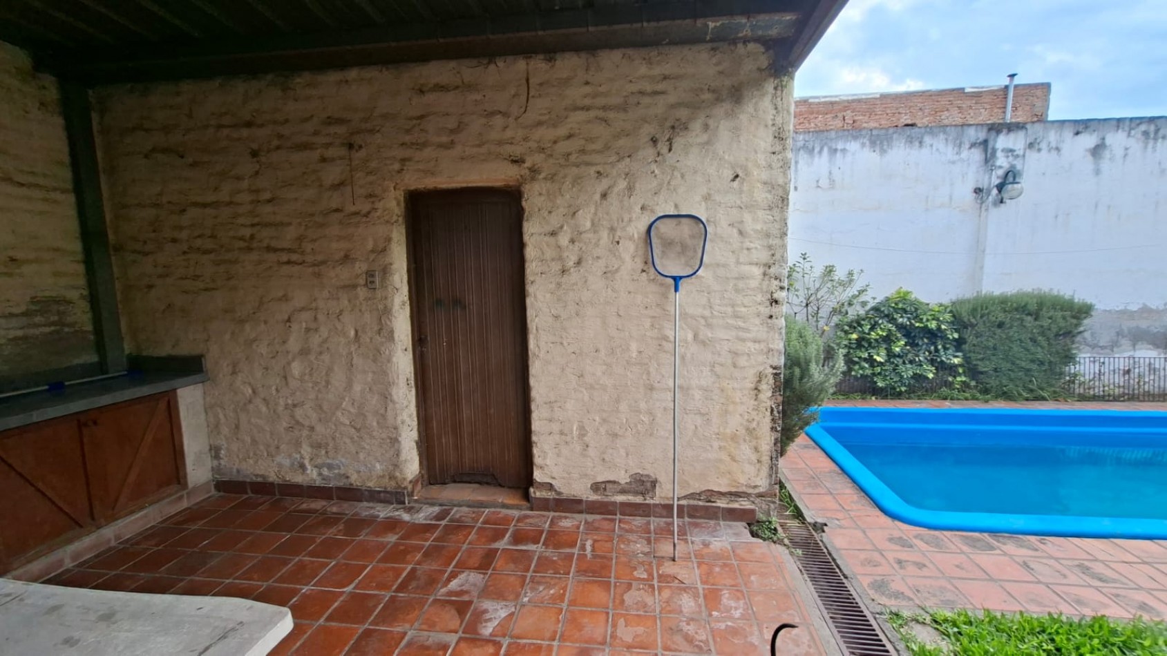 CASA EN VENTA 6 HABITACIONES - 25 DE MAYO 1700