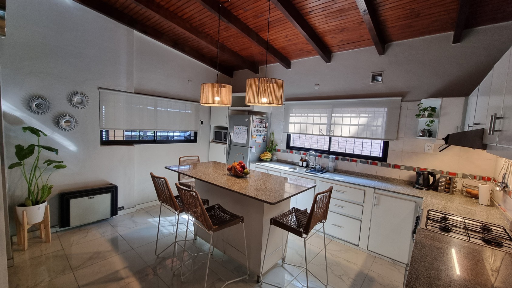 CASA 3 DORMITORIOS - ALTURA MATE DE LUNA 2600