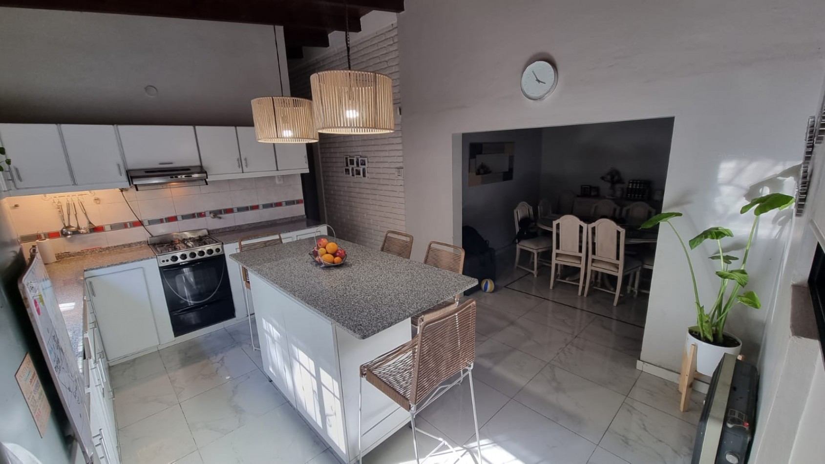 CASA 3 DORMITORIOS - ALTURA MATE DE LUNA 2600