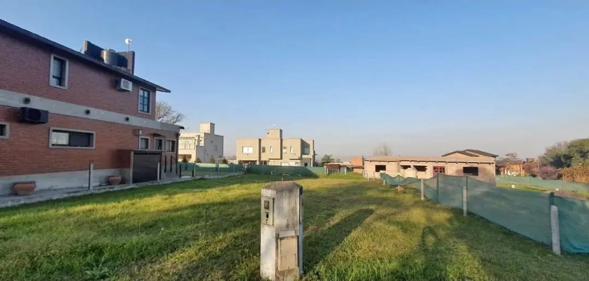 TERRENO EN COUNTRY LA ARBOLEDA