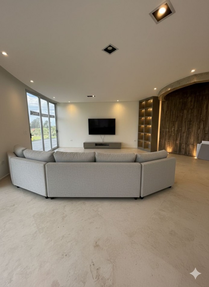 ESPECTACULAR CASA DE DISEÑO EN ALQUILER - YERBA BUENA