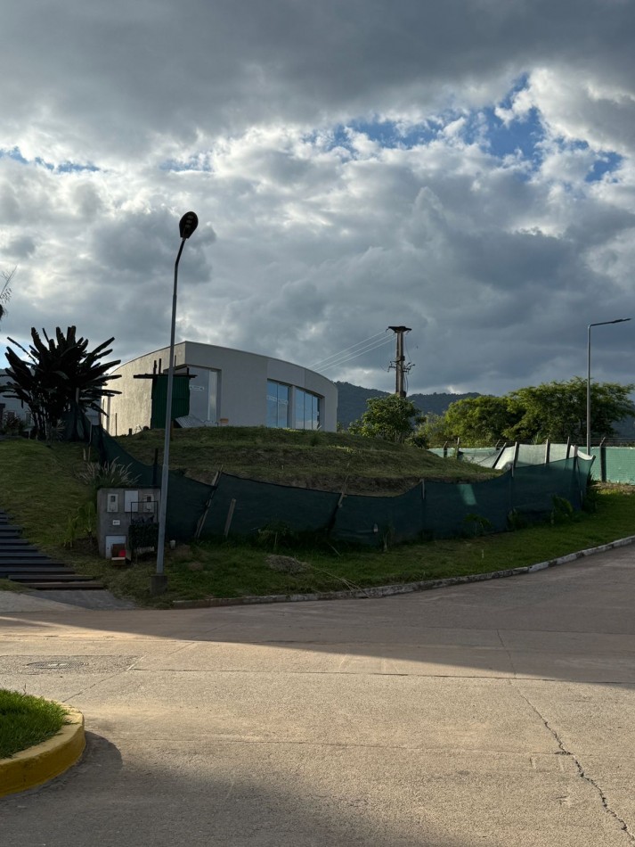 ESPECTACULAR CASA DE DISEÑO EN ALQUILER - YERBA BUENA