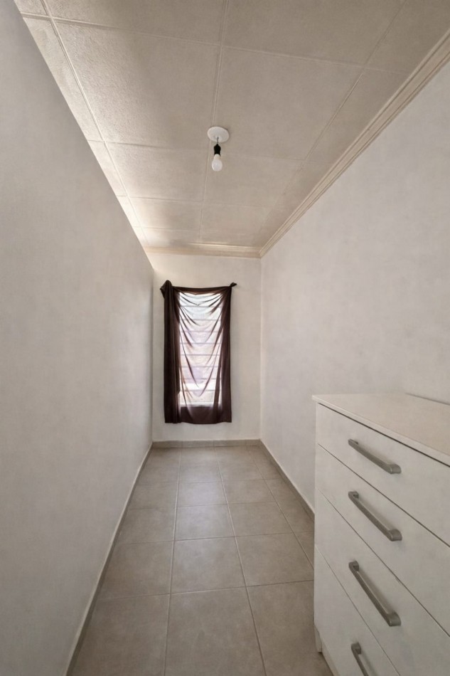 HERMOSA CASA DE 2 PLANTAS Y 5 HABITACIONES EN YERBA BUENA 