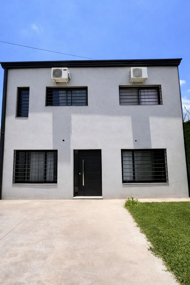 HERMOSA CASA DE 2 PLANTAS Y 5 HABITACIONES EN YERBA BUENA 