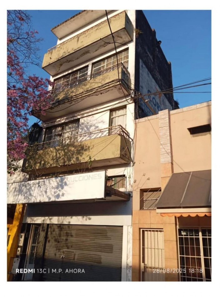 PROPIEDAD CON DESTINO COMERCIAL Y RESIDENCIAL EN AV MITRE