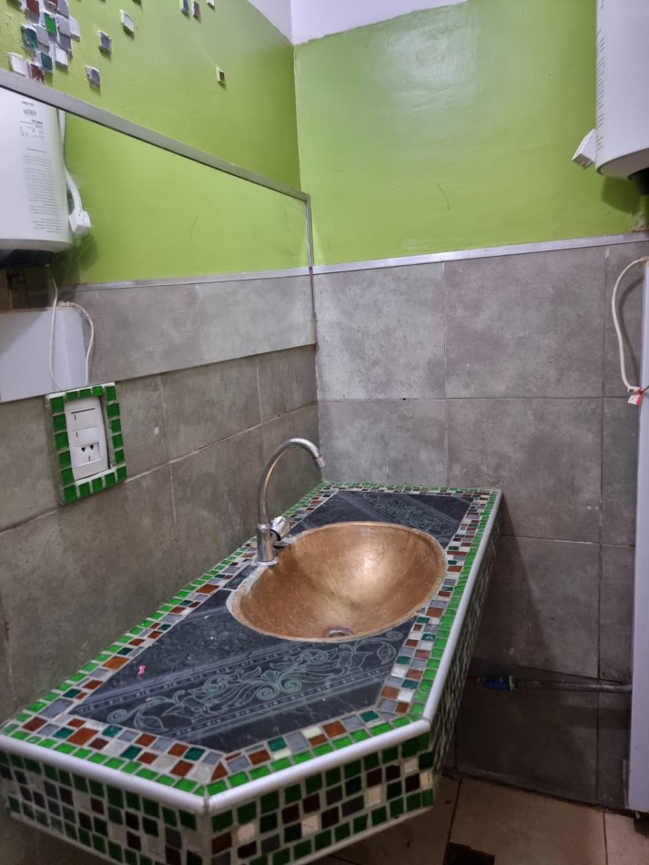 LOCAL COMERCIAL EN ALQUILER / CON COCHERA