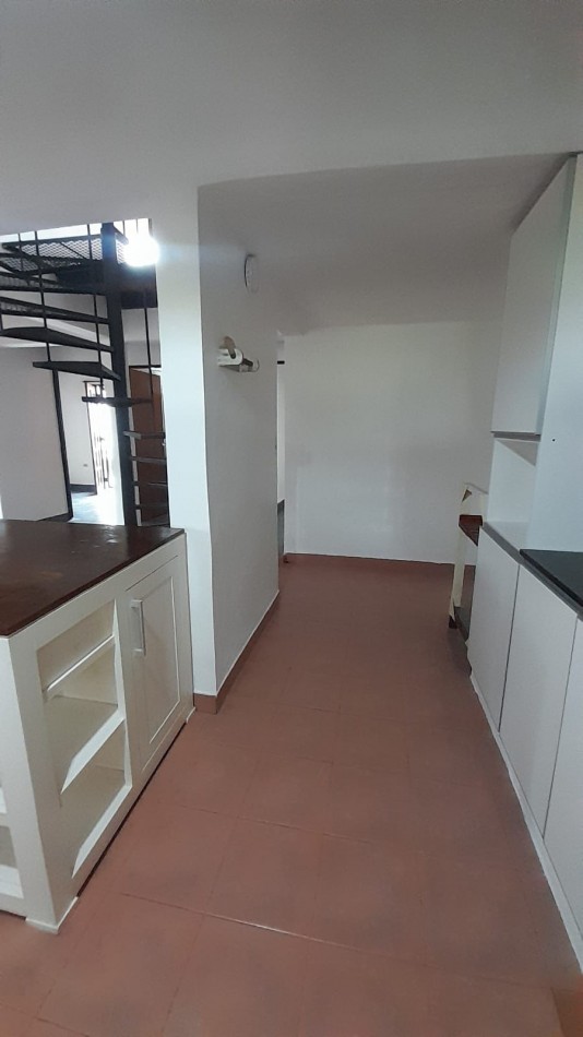 HERMOSA CASA DE 4 DORMITORIOS EN ALQUILER - YERBA BUENA