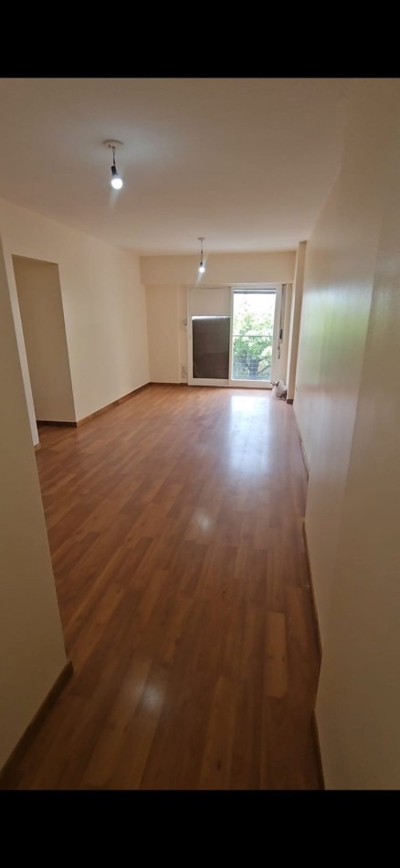 Venta - amplio departamento de 4 dormitorios. Pleno centro, Buenos Aires 600