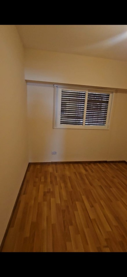 Venta - amplio departamento de 4 dormitorios. Pleno centro, Buenos Aires 600