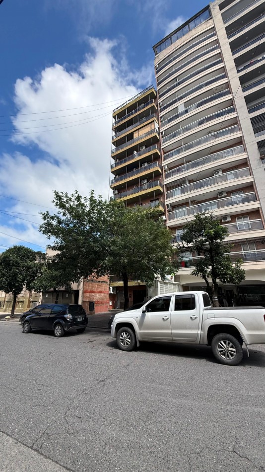 MONOAMBIENTE EN ALQUILER - LAS HERAS AL 400