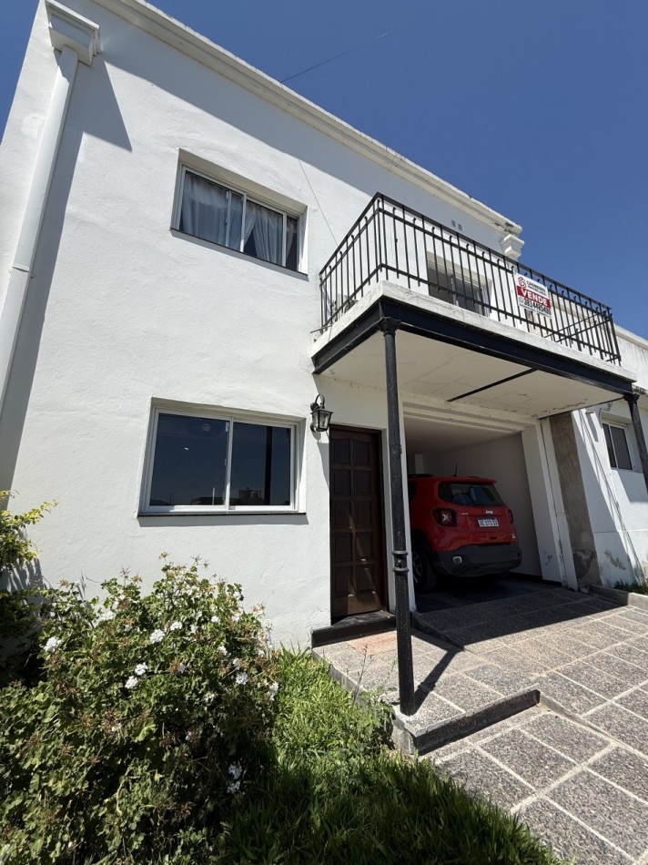 Casa de 4 dormitorios en Los Nogales Plaza