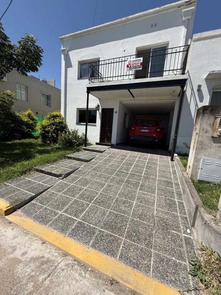 Casa de 4 dormitorios en Los Nogales Plaza