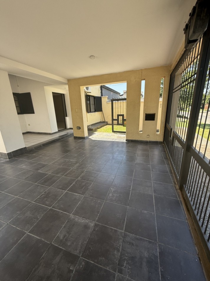 Casa de 3 dormitorios. Santiago 4400