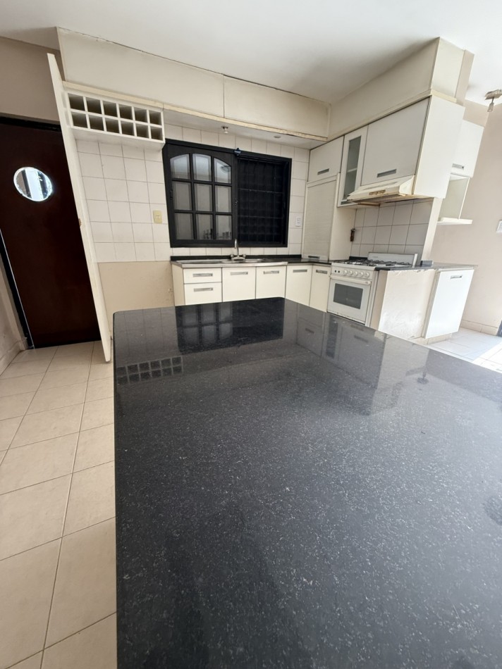 Casa de 3 dormitorios. Santiago 4400