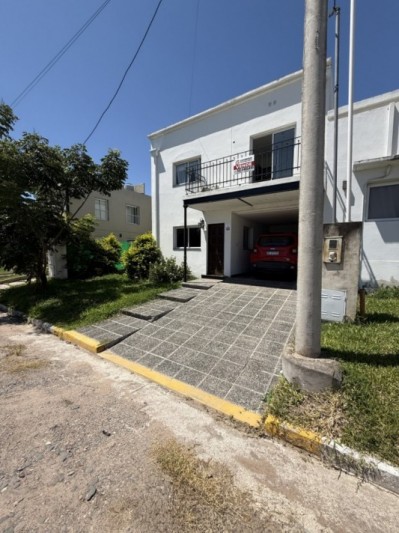 Casa de 4 dormitorios en Los Nogales Plaza
