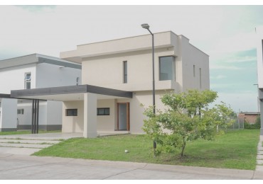 Venta casa en Country Viento Sur tres dormitorios 