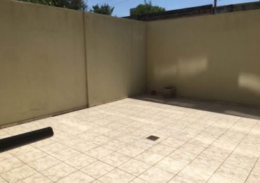 Granara inmobiliaria Alquila dpto totalmente amoblado de un dormitorio con amplio patio 